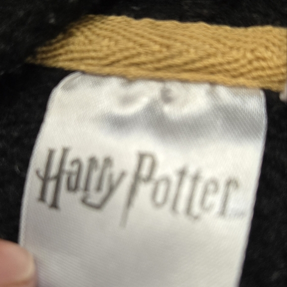HARRY POTTER Black and Gold Hogwarts Quidditch Sweater. Size XS - Picture 8 of 11